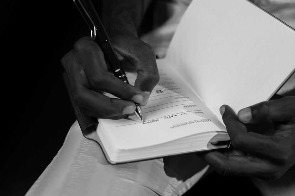 A Realistic Routine for Paper Grain & Signature Folding That Fits a Busy Life